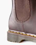 Bei PICK UP in Düsseldorf findest Du Dr. Martens, 2976 YS Dark Brown Crazy Horse  und viel mehr von Dr. Martens