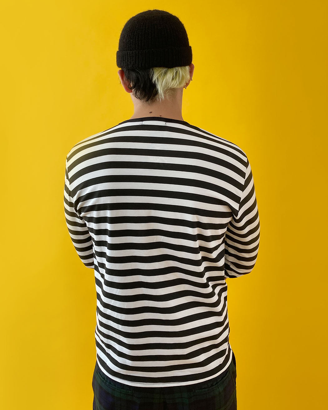 Bei PICK UP in Düsseldorf findest Du Run & Fly, Mens Striped Long Sleeve, Black/White  und viel mehr von RUN & FLY