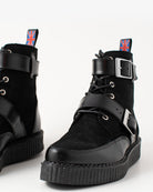 Bei PICK UP in Düsseldorf findest Du BBC, Creeper, Boot Black Polido + Suede Meteor  und viel mehr von BBC