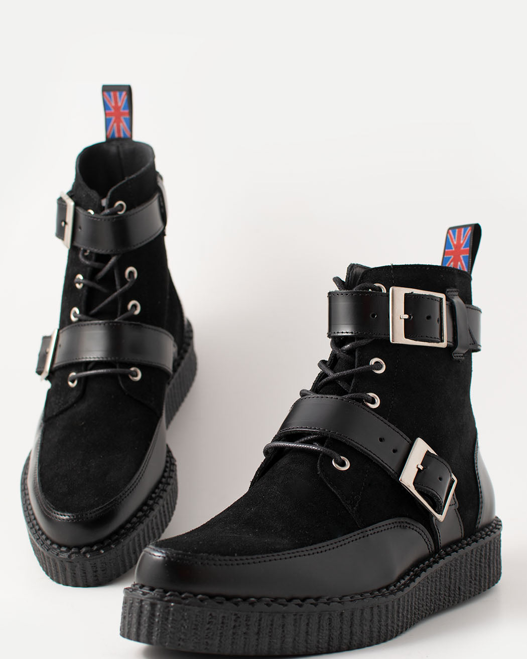 Bei PICK UP in Düsseldorf findest Du BBC, Creeper, Boot Black Polido + Suede Meteor  und viel mehr von BBC
