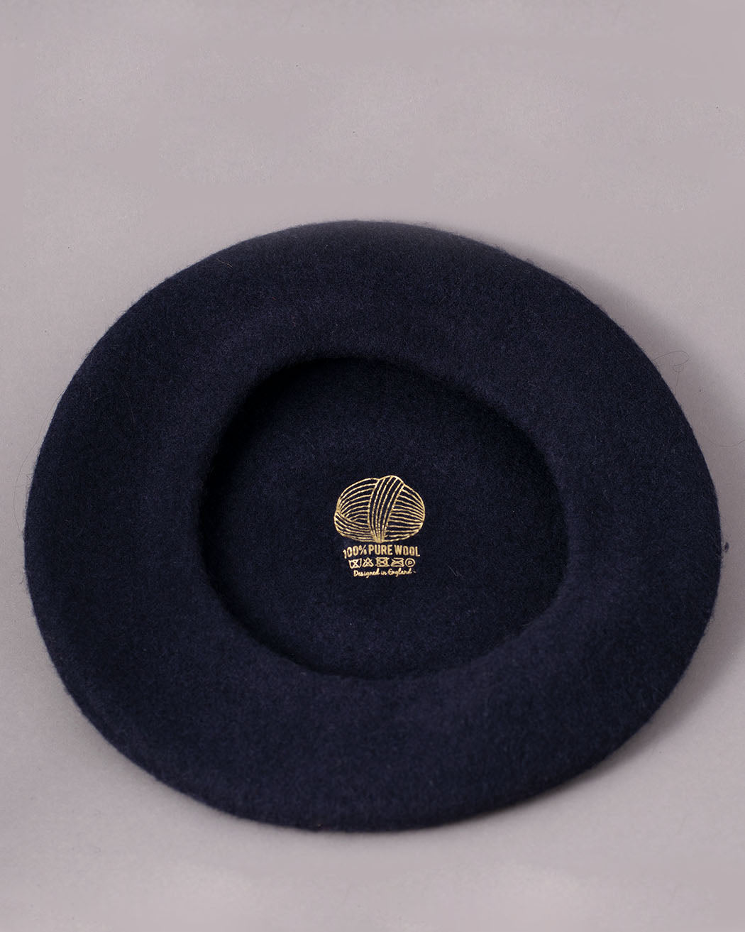 Bei PICK UP in Düsseldorf findest Du M.A.Z, 100% Pure Wool Beret OZ, Navy  und viel mehr von MAZ