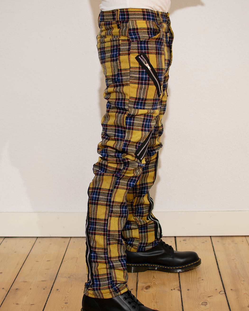 Bei PICK UP in Düsseldorf findest Du Tiger of London, Zip Bondage Tartan Pant, Yellow  und viel mehr von Tiger of London
