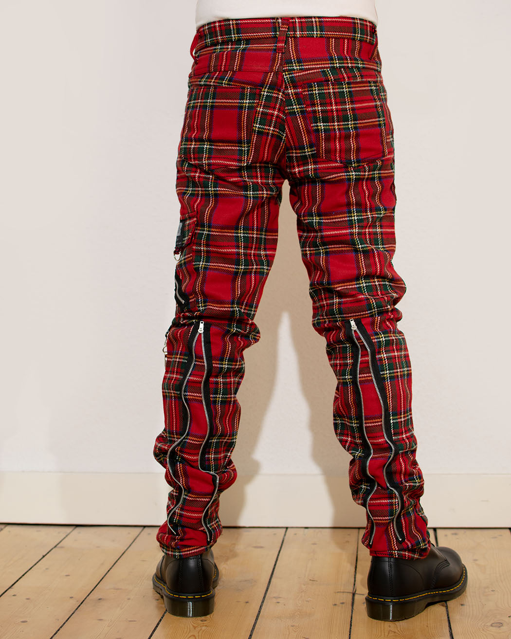 Bei PICK UP in Düsseldorf findest Du Tiger of London, Zip Bondage Tartan Pant, Red  und viel mehr von Tiger of London