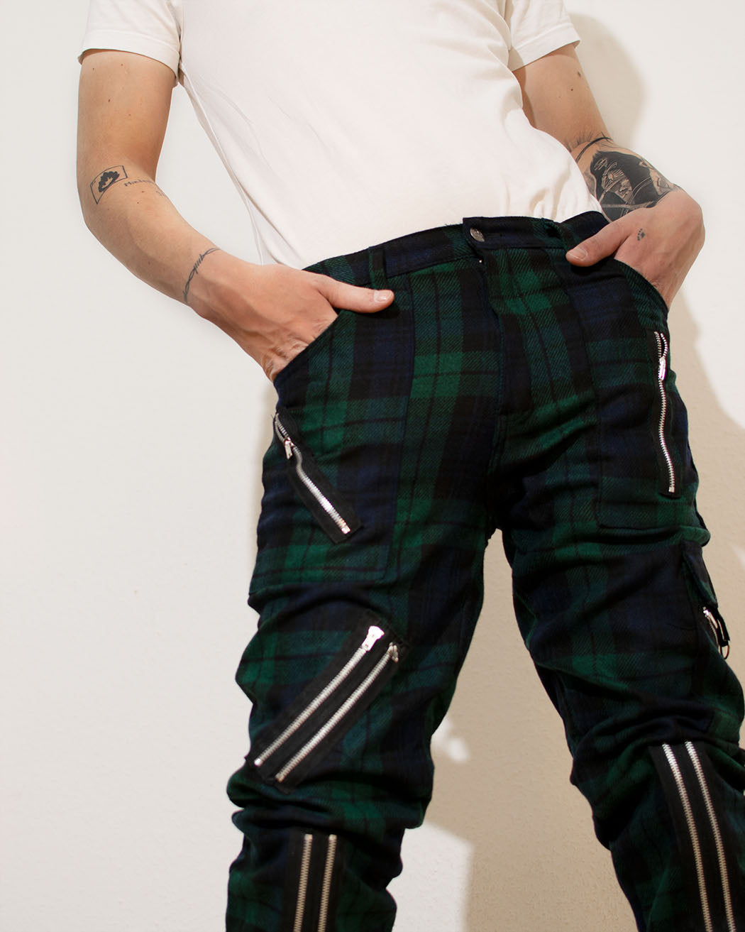 Bei PICK UP in Düsseldorf findest Du Tiger of London, Zip Bondage Tartan Pant, Green  und viel mehr von Tiger of London