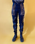 Bei PICK UP in Düsseldorf findest Du Tiger of London, Zip Bondage Black Cotton, Leopard T  und viel mehr von Tiger of London