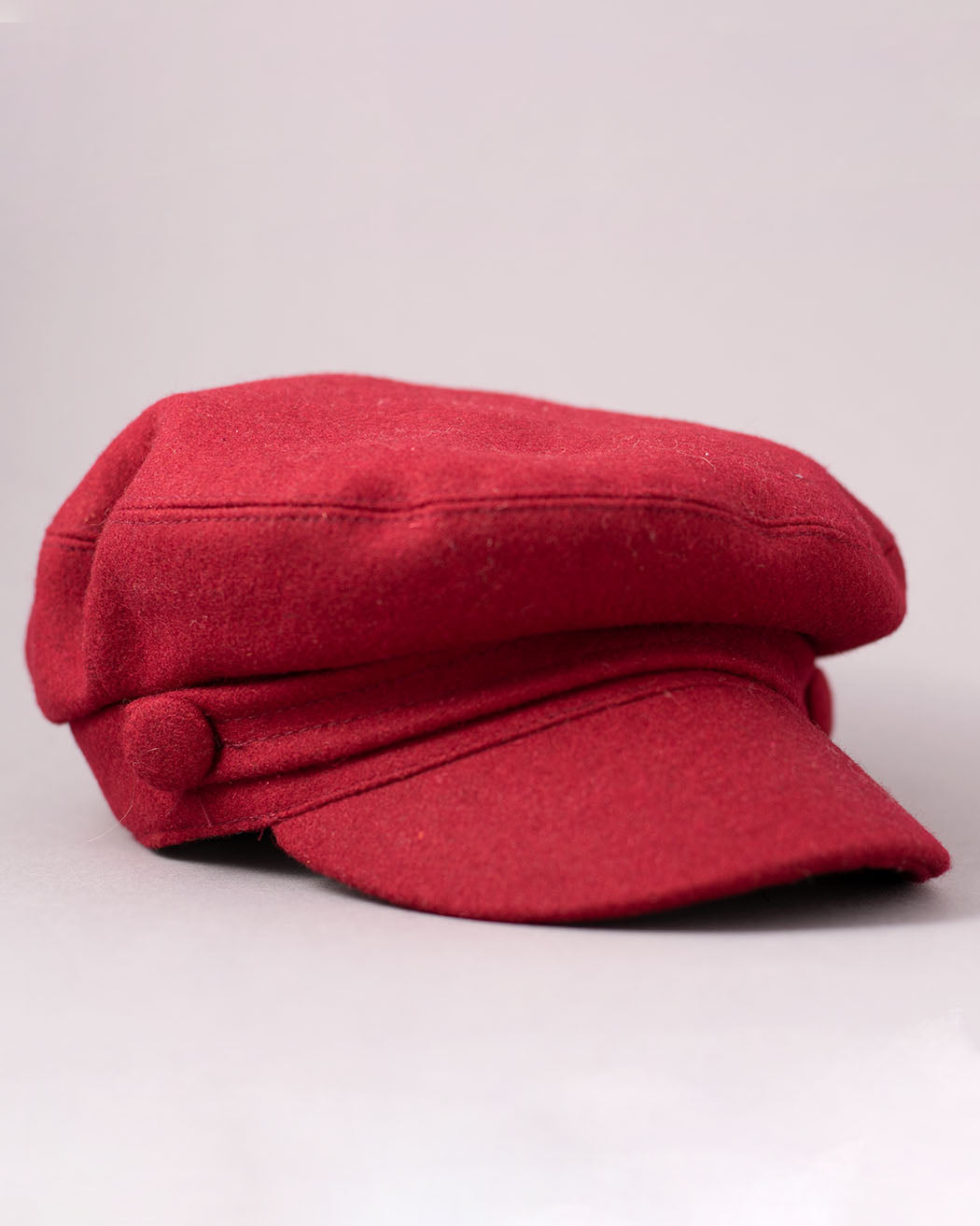 Bei PICK UP in Düsseldorf findest Du M.A.Z, G&H Wool Breton Fiddler Cap, Wine  und viel mehr von MAZ