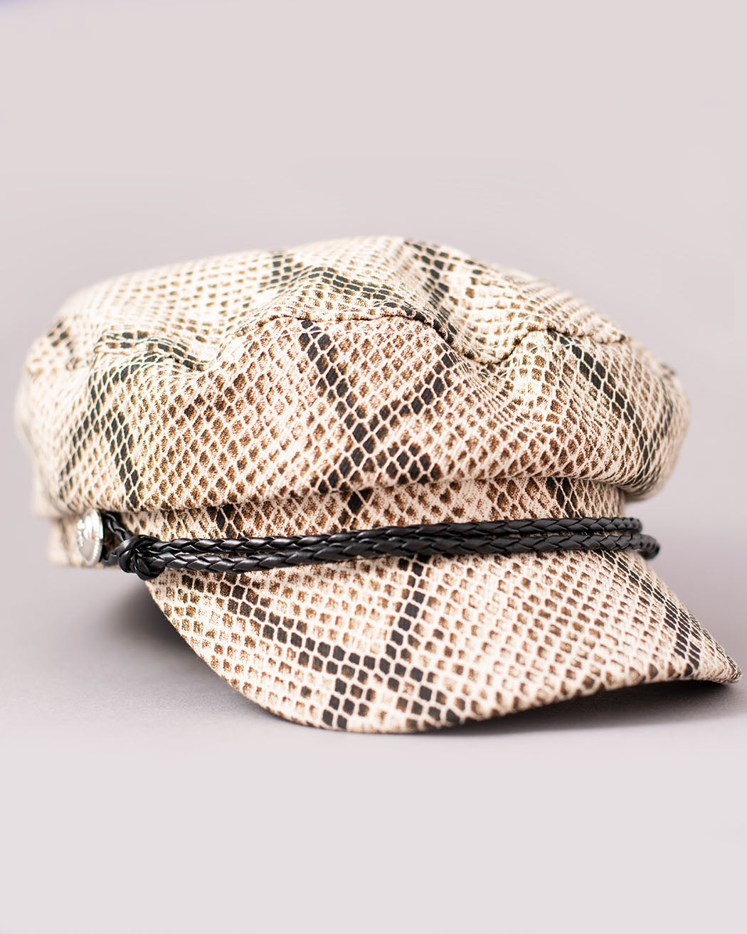 Bei PICK UP in Düsseldorf findest Du M.A.Z, Snake Print Fiddler Fisherman Cap, FC306, Cream  und viel mehr von MAZ