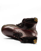 Bei PICK UP in Düsseldorf findest Du Dr. Martens, 1460 Serena Oxblood Atlas  und viel mehr von Dr. Martens