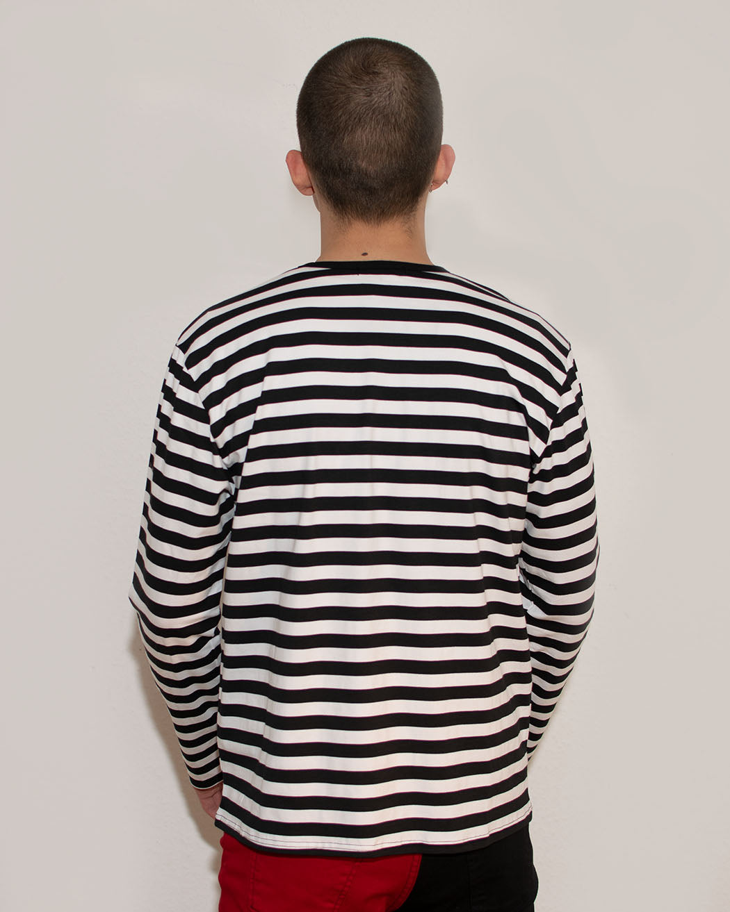 Bei PICK UP in Düsseldorf findest Du Run & Fly, Mens Striped Long Sleeve, Black/White  und viel mehr von RUN & FLY