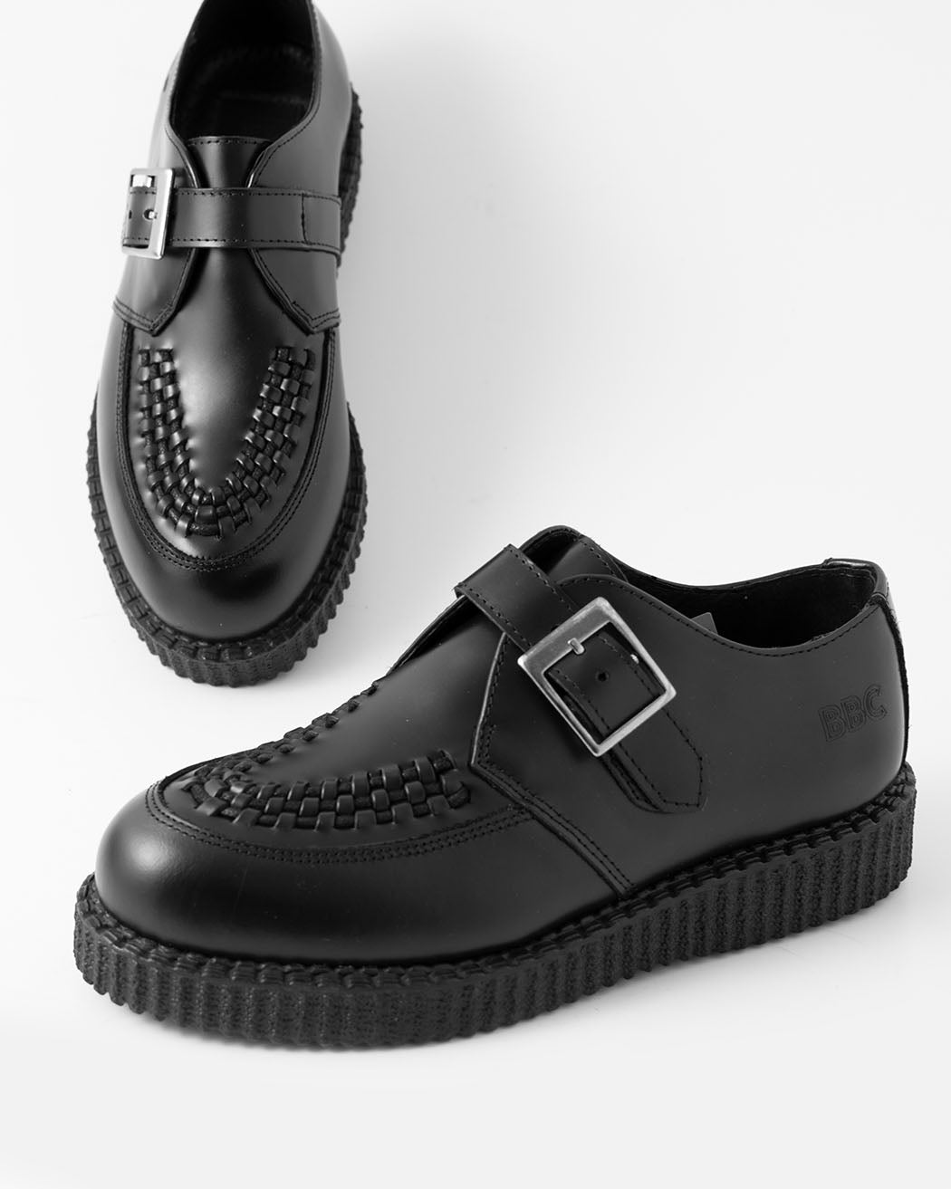 Bei PICK UP in Düsseldorf findest Du BBC, 16027, Creeper Polido Black, Buckle  und viel mehr von BBC