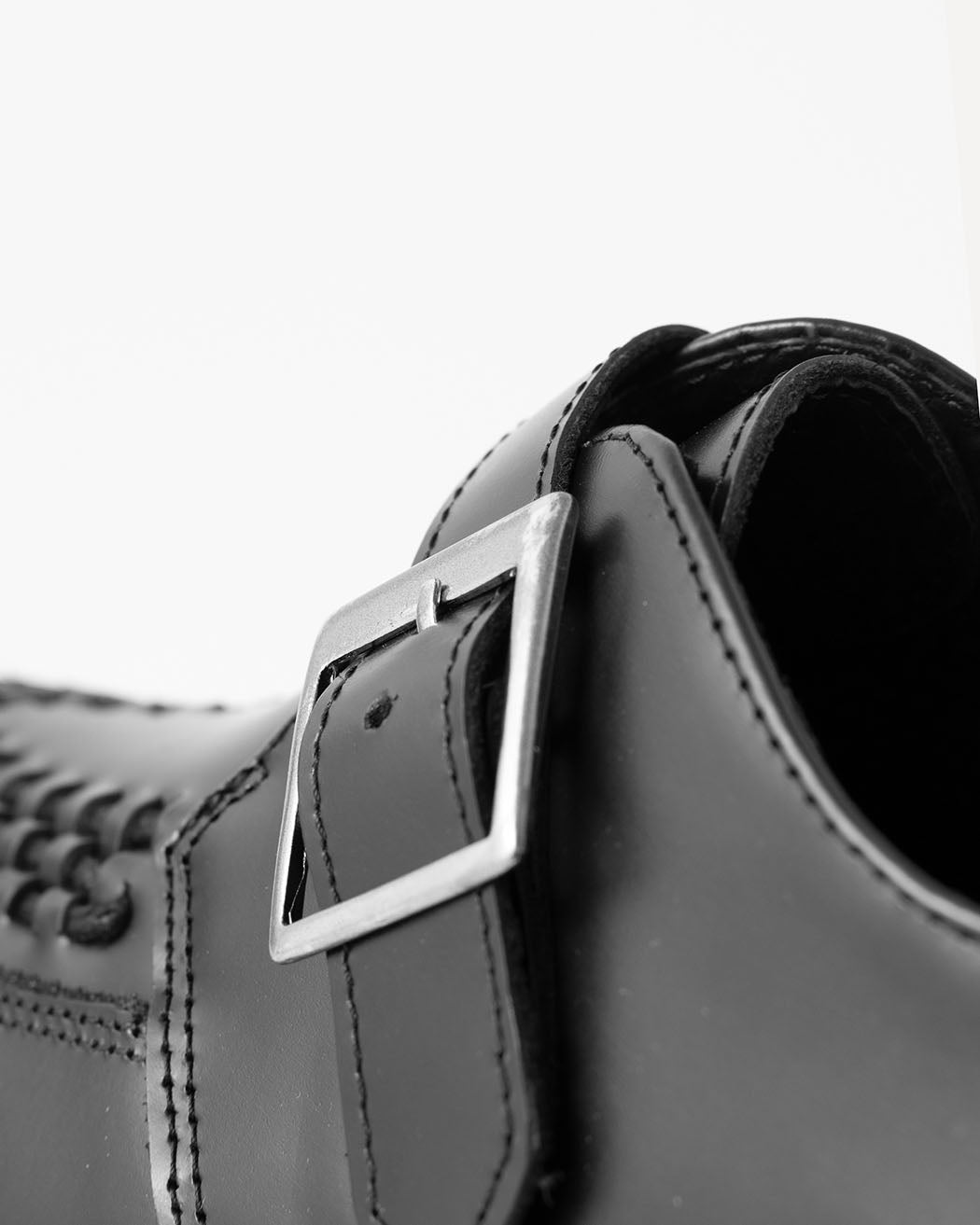 Bei PICK UP in Düsseldorf findest Du BBC, 16027, Creeper Polido Black, Buckle  und viel mehr von BBC