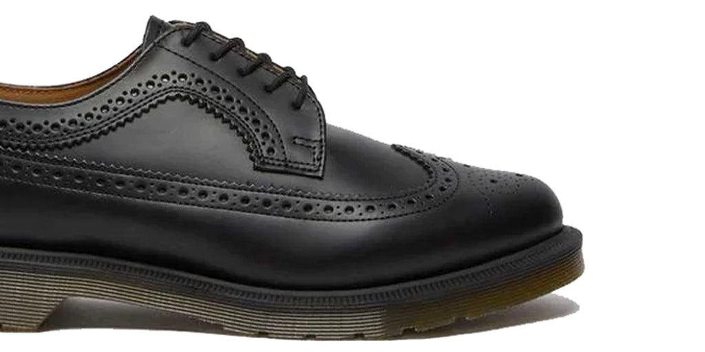 Dr. Martens 3989 Leather brogues with AirWair sole for individual style