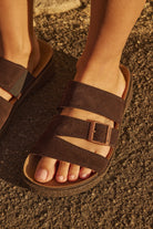 Blundstone 2696 Sandale Deepest Brown Suede – Modelfoto getragen | PICK UP Düsseldorf