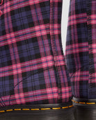 Bei PICK UP in Düsseldorf findest Du Dr. Martens, 1460 Pink Multi Tartan  und viel mehr von Dr. Martens