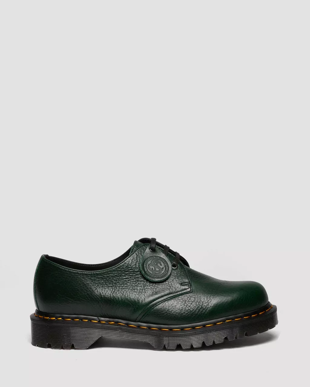 Dr. Martens 1461 DMS Green Buckingham Made in England 3-Loch Schuh aus grünem Leder mit gelber Rahmennaht