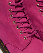 Bei PICK UP in Düsseldorf findest Du Dr. Martens, 1460 Pascal Fuchsia Pink Milled Nubuck Rb  und viel mehr von Dr. Martens
