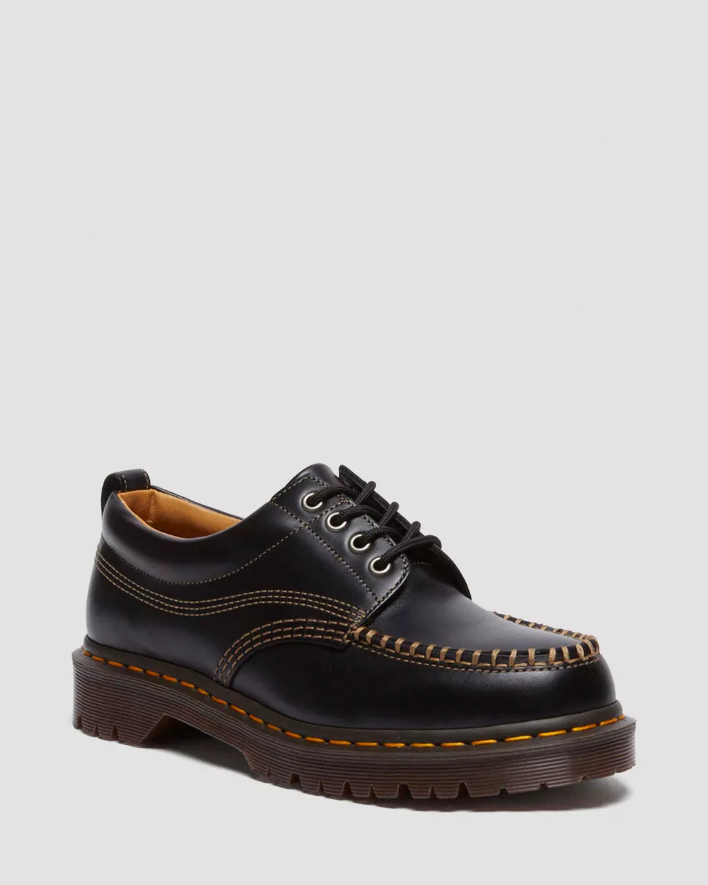 Dr. Martens Lowell Black Analine Leather – 4-Loch Schuh mit Moc Toe und BEN Sohle