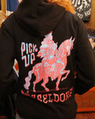 PICK UP Reiter Zip Hoodie Black mit großem Rider Print in Pink und Hellblau