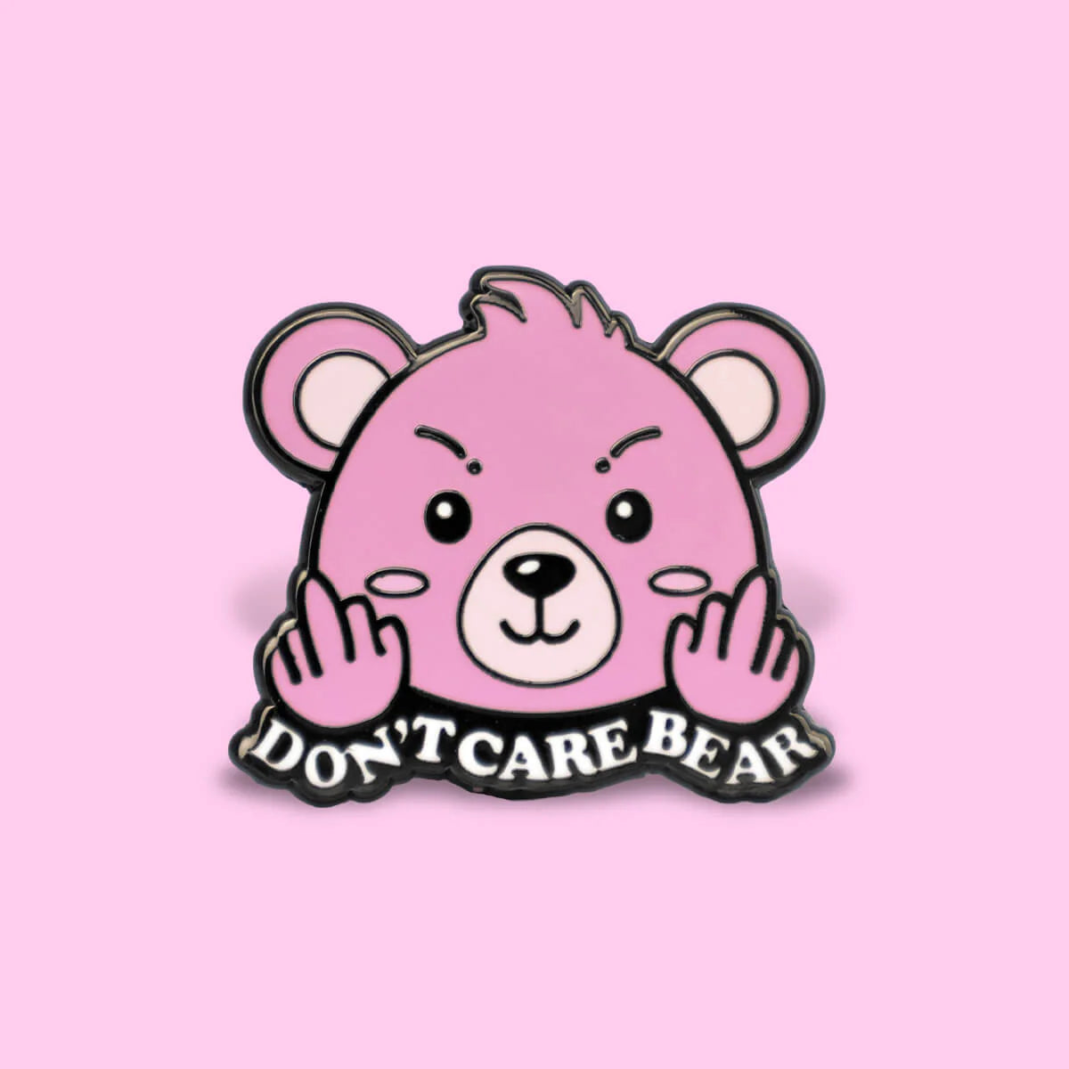 Extreme Largeness, DON'T CARE BEAR ENAMEL PIN – Vollansicht | PICK UP Düsseldorf