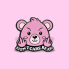Extreme Largeness, DON'T CARE BEAR ENAMEL PIN – Vollansicht | PICK UP Düsseldorf