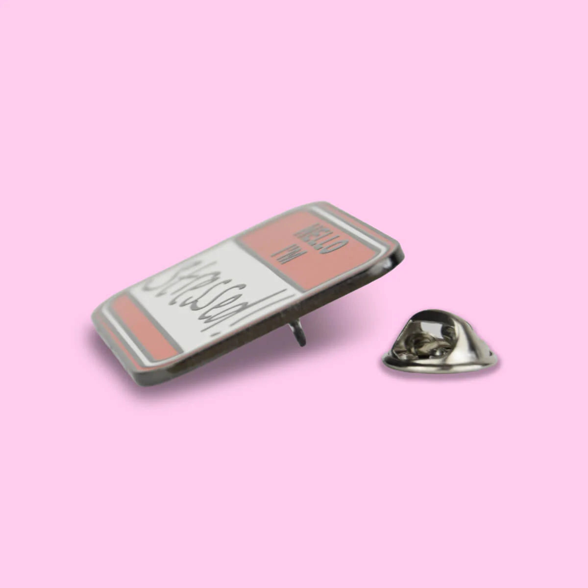Extreme Largeness,&nbsp;Inna Pins – Hello, I’m… Stressed! Enamel Pin – Seitenansicht | PICK UP Düsseldorf