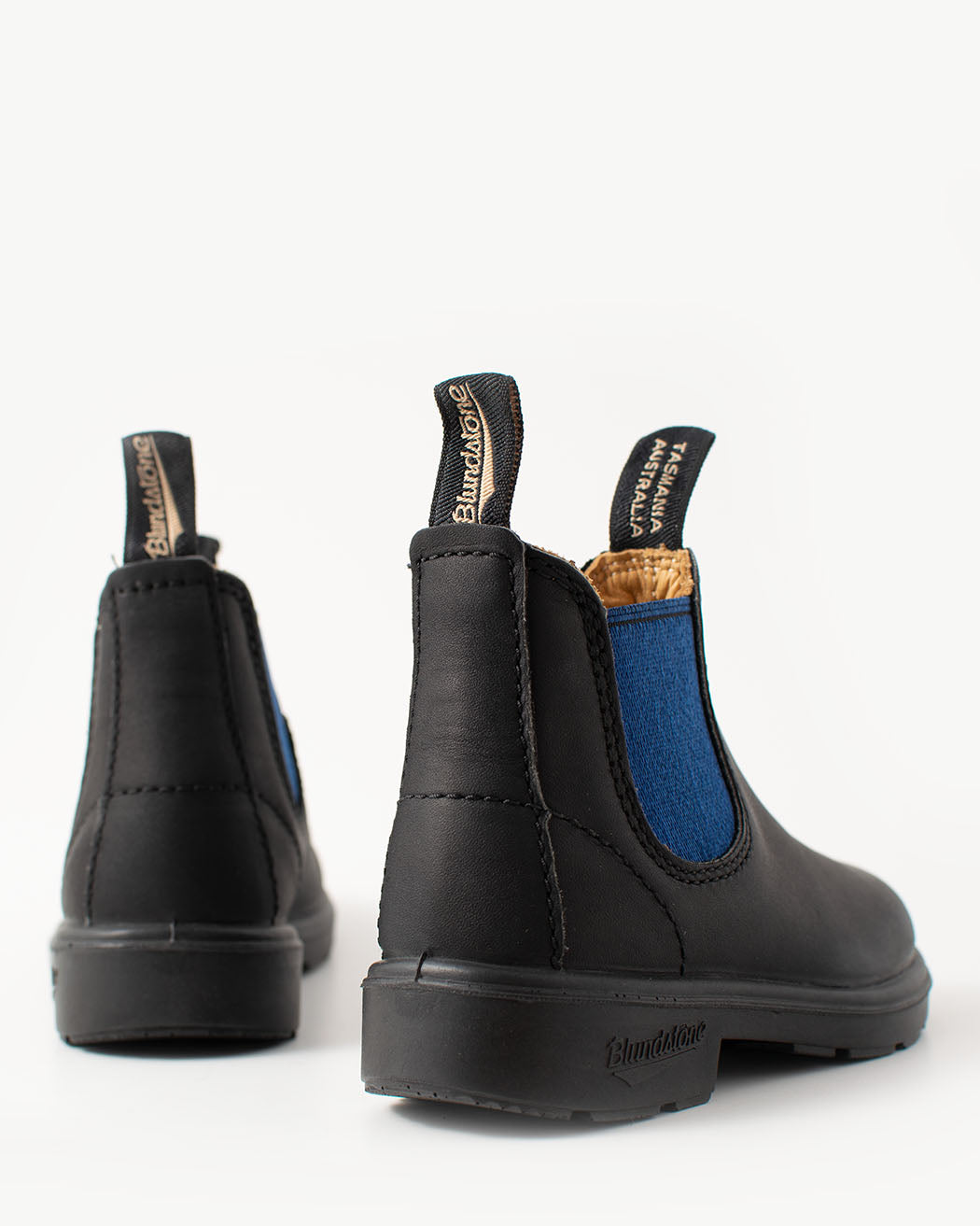 Blundstone Kids Chelsea Boot 580 black leather with blue details