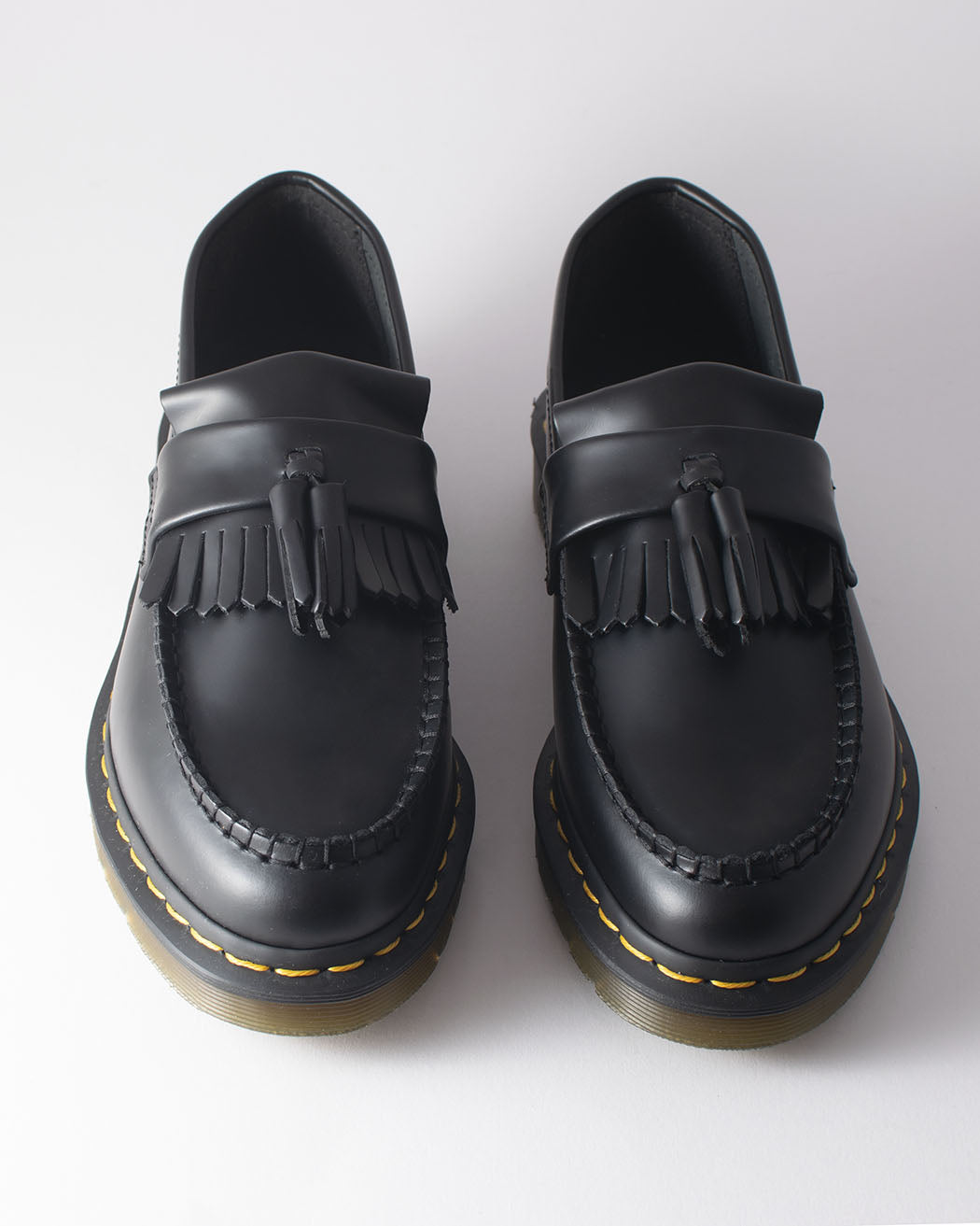 Dr martens adrian noir best sale