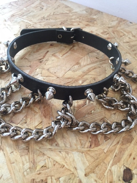 Small Screw Spike And Chain Neckband – Produktfoto PICK UP Düsseldorf